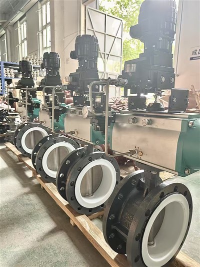 Seramik Kelebek Vana